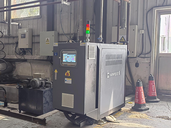預浸料油壓機控溫碳纖維成型模溫機——應用案例