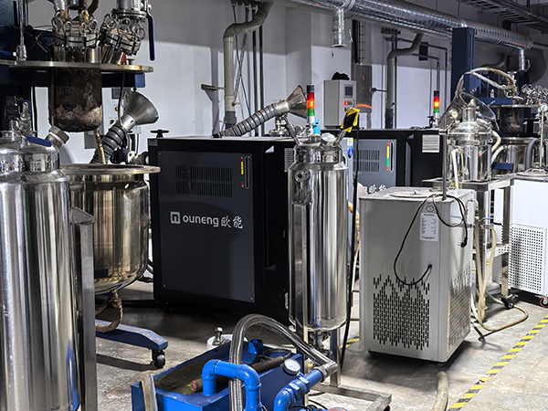 PP材料成型反應釜油溫機——應用案例